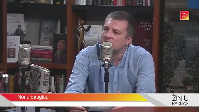 Martynas Šaikus kalba „Žinių radijo“ studijoje